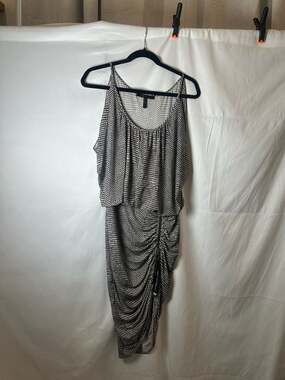 BCBGMAXAZRIA Black & White Abstract Print Ruched Side Zip Blouson Dress Size S